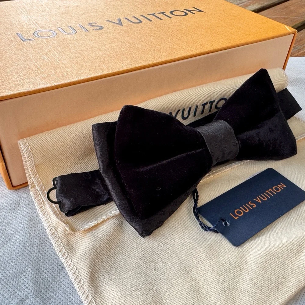 🔥LV VELVET 26’🔥💯🆕 RARE LOUIS VUITTON MONOGRAM BLACK TIE BOW TIE STUNNING - Picture 11 of 16